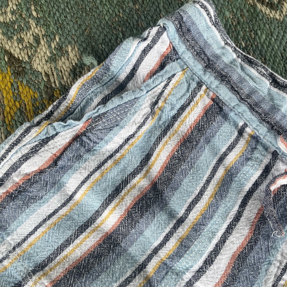 Per Se Linen Shorts - Picture 5 of 5